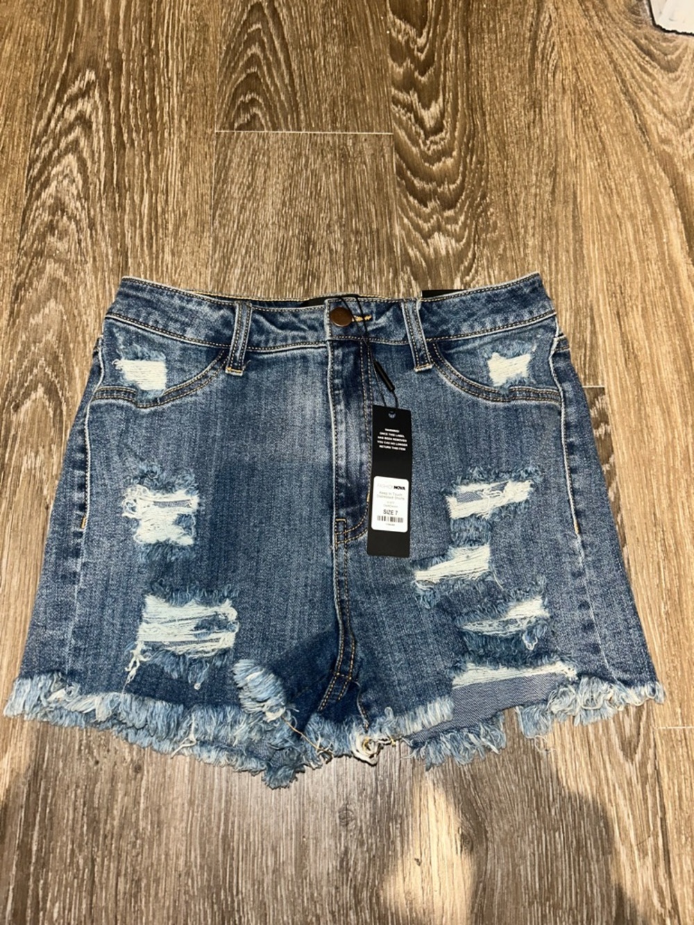 Brand New Fashion Nova Keep in Touch Distressed Shorts Size 7
